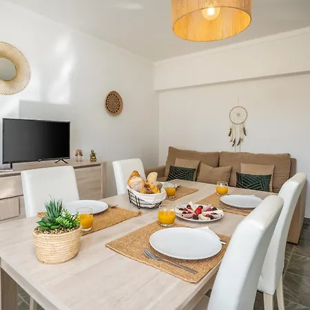 Host Wise - Charming And Cozy Flat With Balcony Apartamento